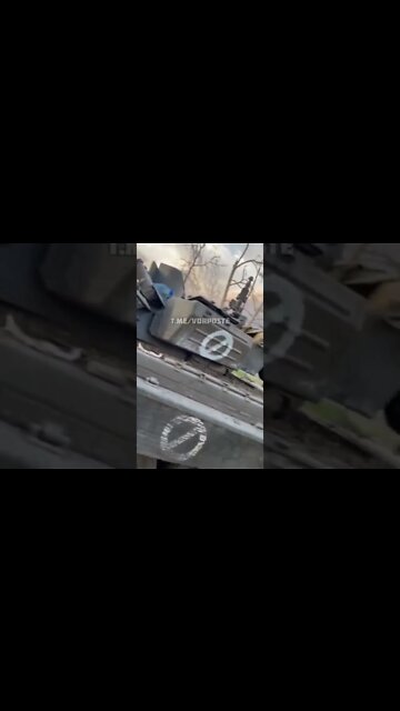 Video seemingly showing the moment Ukrainian troops inspect a Russian T-72