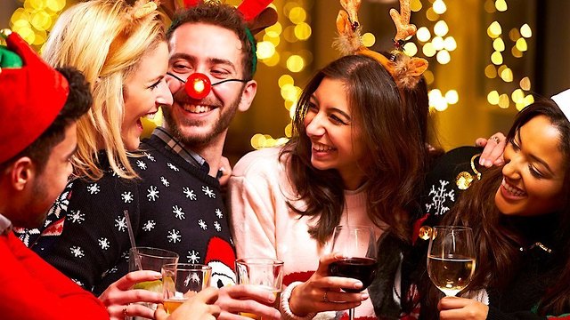 Avoid Holiday Hangovers: 3 Cheerful Drinking Tips