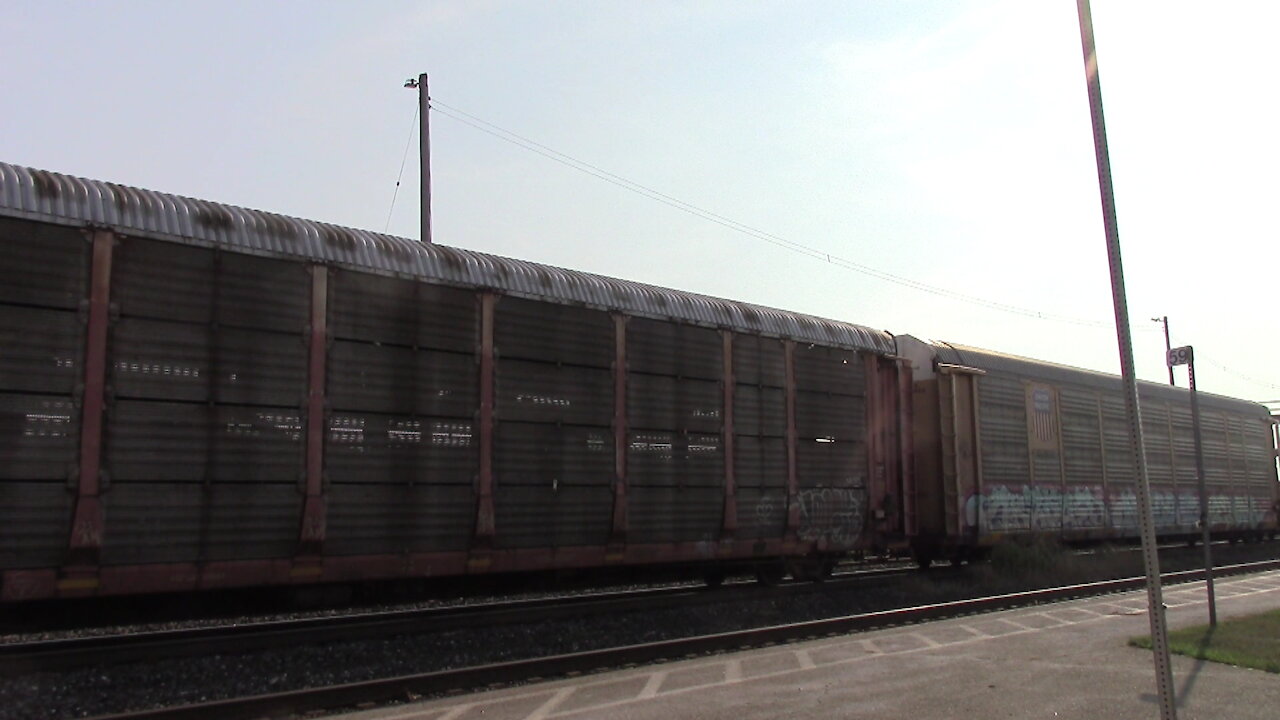 CN 5729 & CN 2690 Engines Manifest Train Eastbound In Ontario