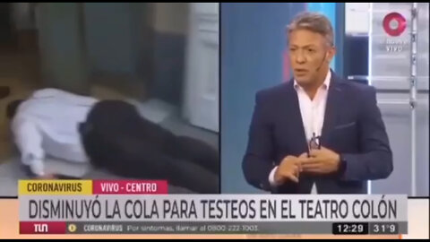 Ahora ya, es el propio reportero que informa del Covid el que colapsa.