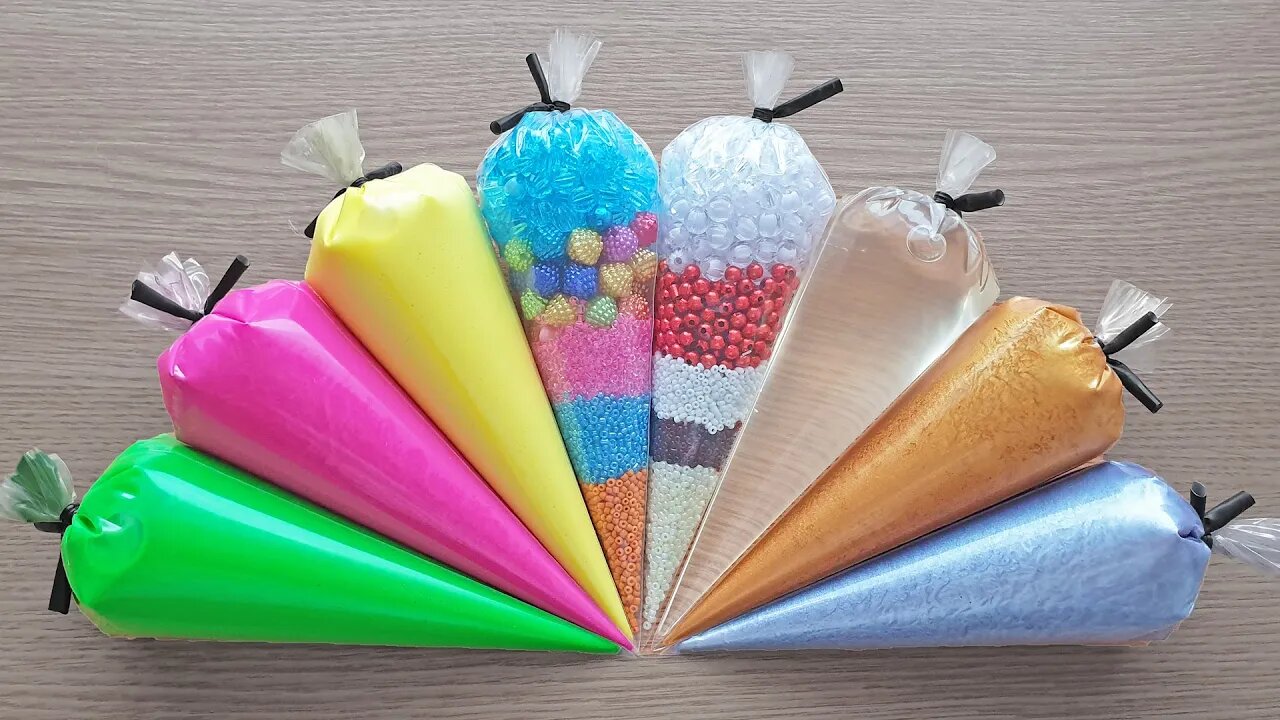 Making Crunchy Slime with Piping Bags #159