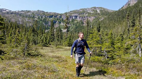 Exploring Amphitheatre Lake in Strathcona | Vancouver Island, Canada