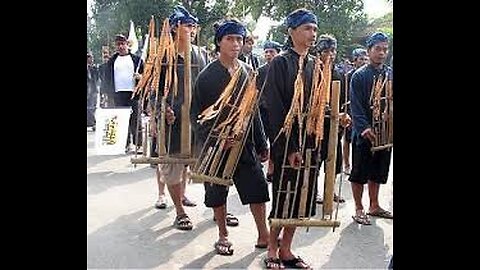 TARIAN RITUAL ANGKLUNG BADUY