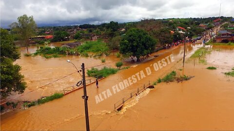 Rio transborda e causa alagamentos em Alta Floresta D’Oeste