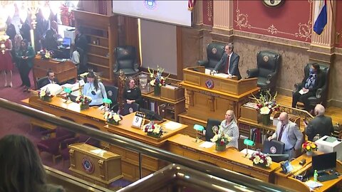 Lawmakers push for stronger gun laws; opponents ready for legal, political fight