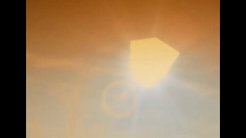 Cube-shaped UFO over Missouri