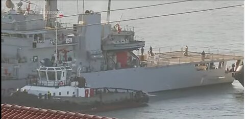 Italian navy ship with migrants arrives in Albania's port