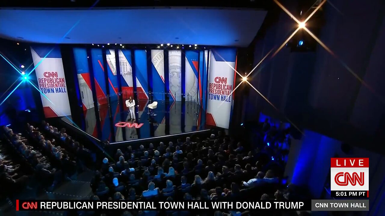 Trump gets a standing ovation from a New Hampshire crowd live on CNN.