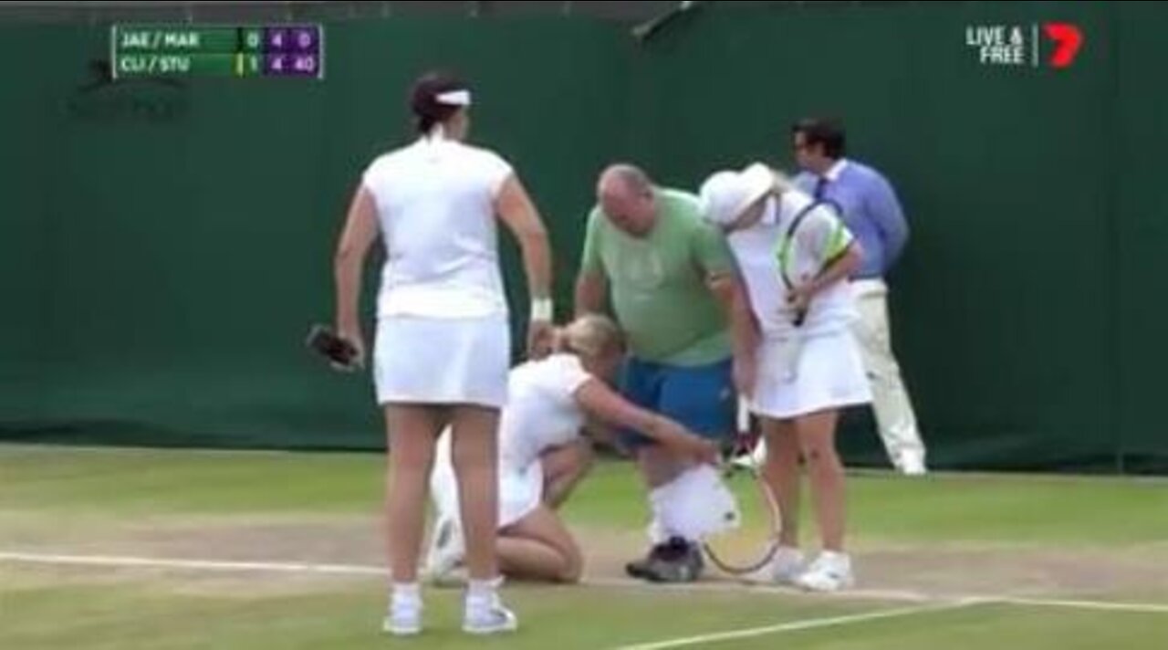 When a spectator tried to give advice to players at Wimbledon match..