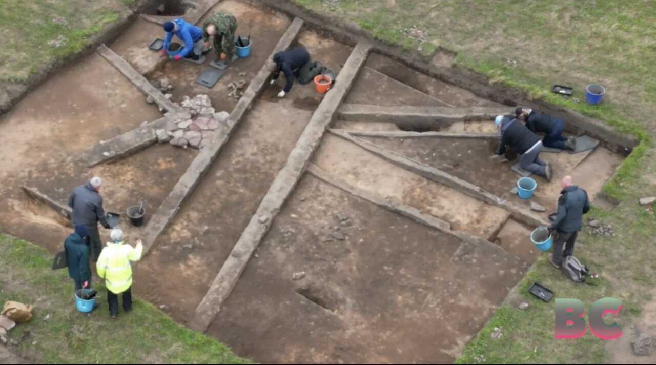 Archaeologists unearth Anglo-Saxon oven and building