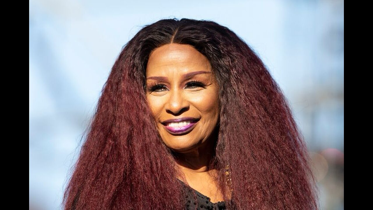 Chaka Khan Talks About Celebrating Her Mom’s 90th Birthday 🎉 (Sidenote: Chaka Looks Gorgeous!!)