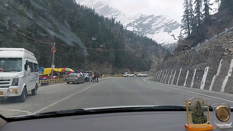 trip to manali mountain and snow view
