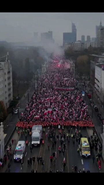 RadioGenoa | Over 250,000 Polish patriots march in Warsaw on Independence Day.