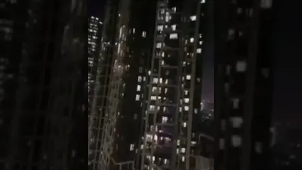Thousands of screaming people locked in their apartments due to Covid restrictions Shenzhen, #China