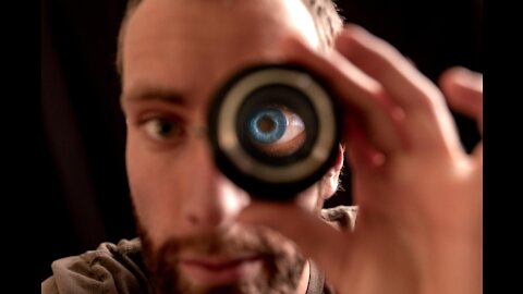 APERTURE EXPLAINED For BEGINNERS In 4 MINUTES!
