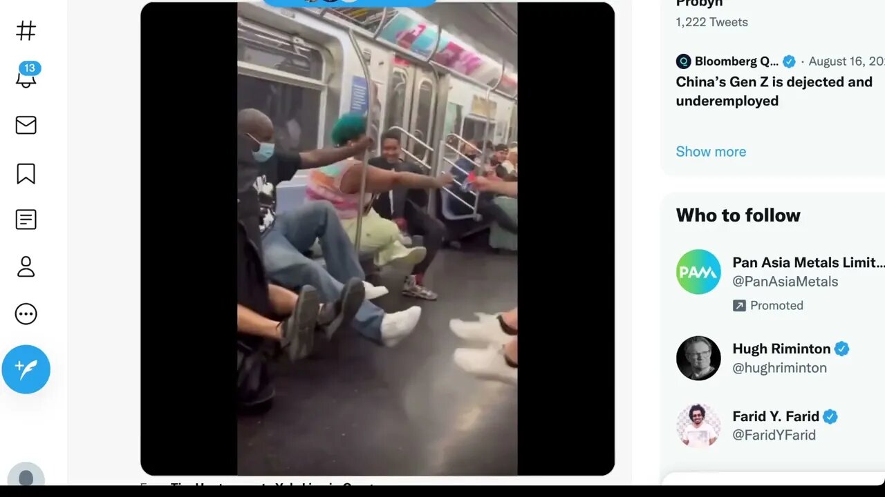 🟨 在地鐵車廂裡奔跑的小老鼠 🟨