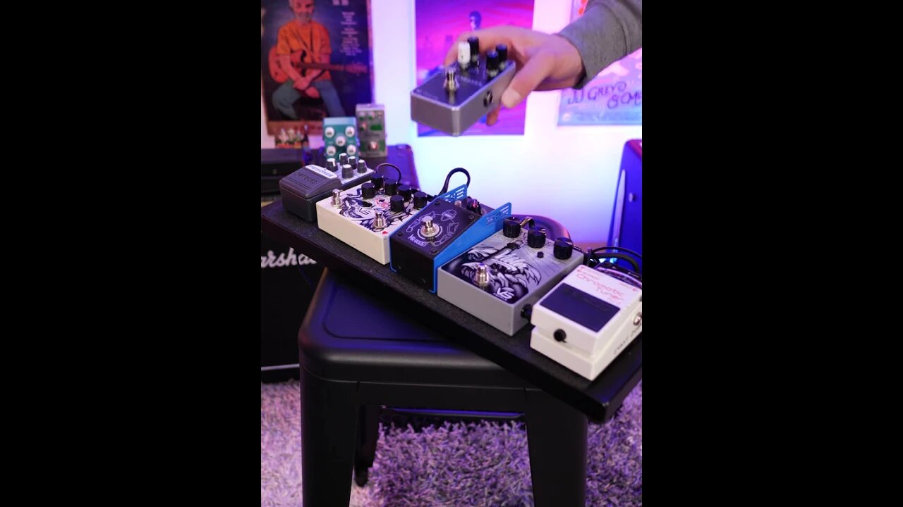 How to Arrange a Pedalboard in 60 SECONDS! #Shorts