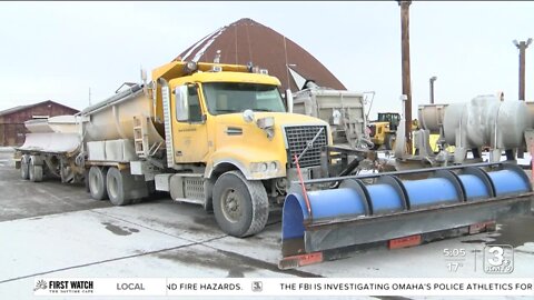 Omaha, NDOT snow plow crews prepare for incoming storm