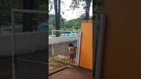 VOCE POR. ACASO CONHECE ALGUEM ASSIM ? ( MEME ) ( VIRAL ) #shorts