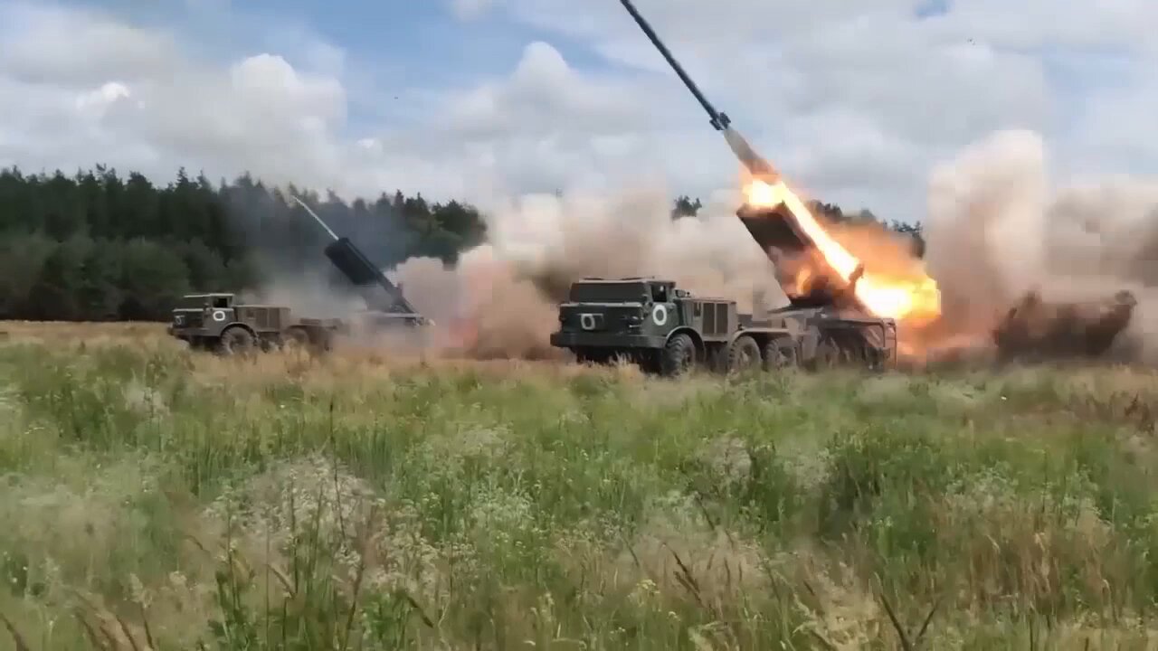 Russian "Hurricane" MRLS crews in combat action