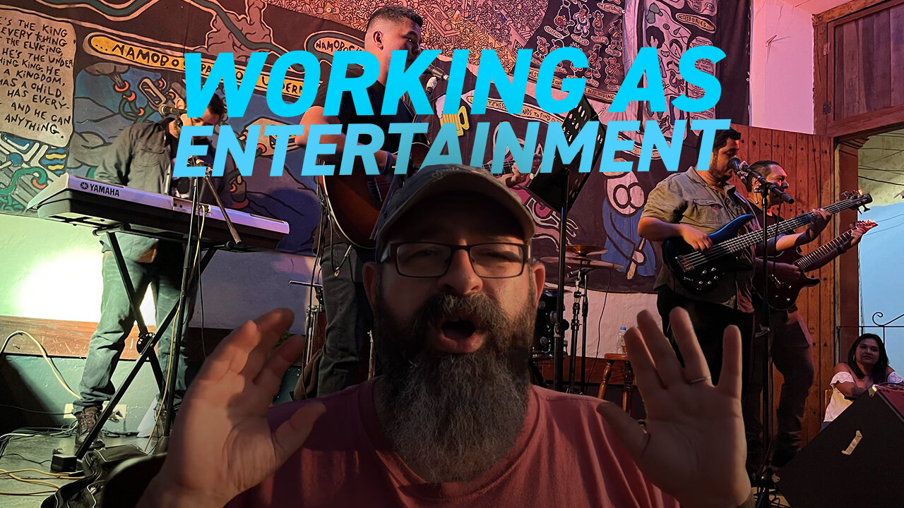 Americans Working as Entertainment & the Going Out Latin American Lifestyle | Vlog 4 April 2023