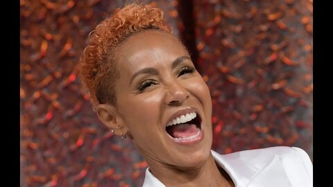 Jada Pinkett FRAPPE de nouveau et coupe les c*** de will Smith en direct sans aucun remord OKLM