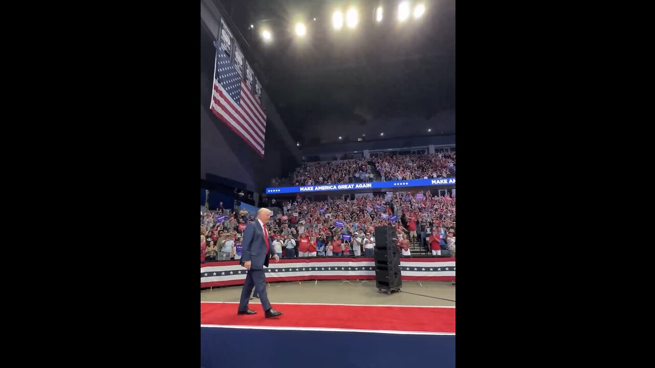 TRUMP❤️🇺🇸🥇🪽PROUDLY WALK ON STAGE🤍🇺🇸🏅🪽AT MAGA RALLY💙🇺🇸🏅🪽⭐️