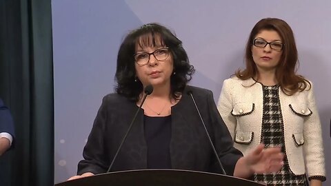 Десислава Атанасова, Йордан Цонев и Асен Василев дават изявление в НС