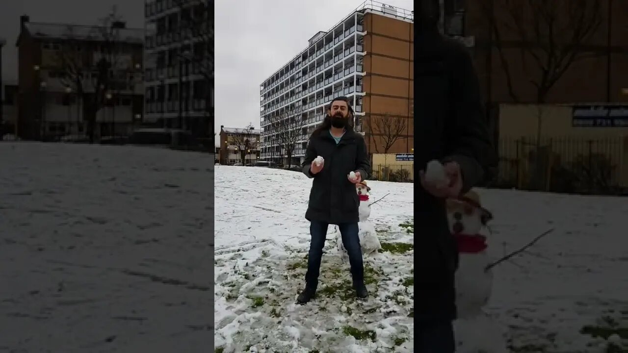 MACHO BRINCANDO COM BOLOTAS MOLHADAS GIRATORIA #shorts #snow #shortvideo