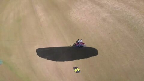 Spot landings and touch n go on my #Paramotor using a Wing Cam