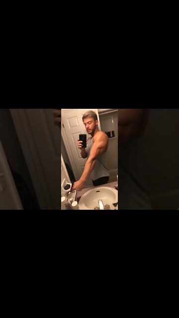 Flexing my tricep when I was lean #shorts