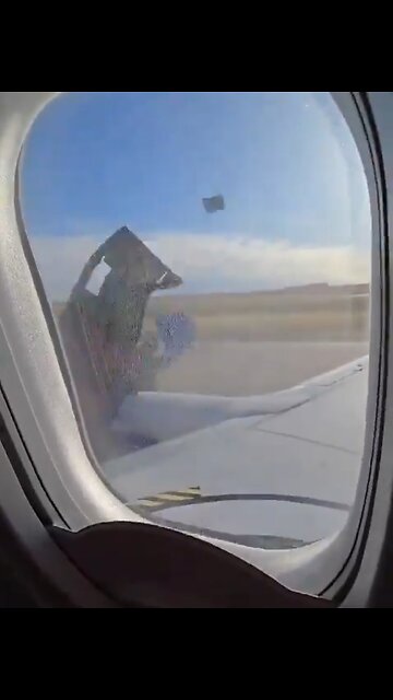 Boeing 737 Engine Cover Tears Away During Takeoff
