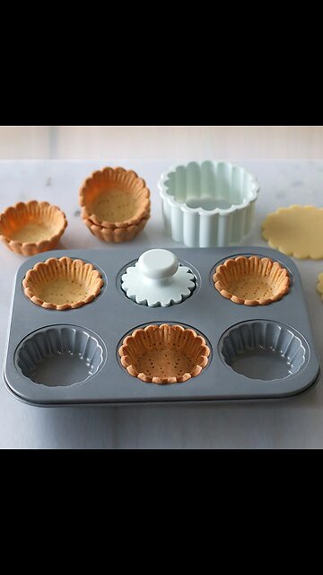 Carbon Steel Flower Lace Bakeware Mold Mini Cupcake Biscuit Mold
