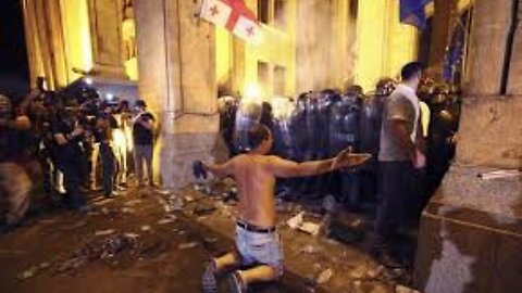 Georgian police use tear gas on protesters after parliament backs 'foreign agents' law