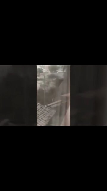 🚨ÚLTIMA HORA: Un aluvión en el sector de La Gasca, en QUITO ECUADOR