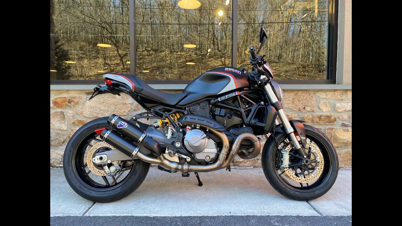 19 Ducati Monster 821 B008703