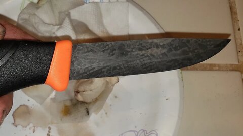 Adding a patina to a carbon steel knife quick and easy for rust protection