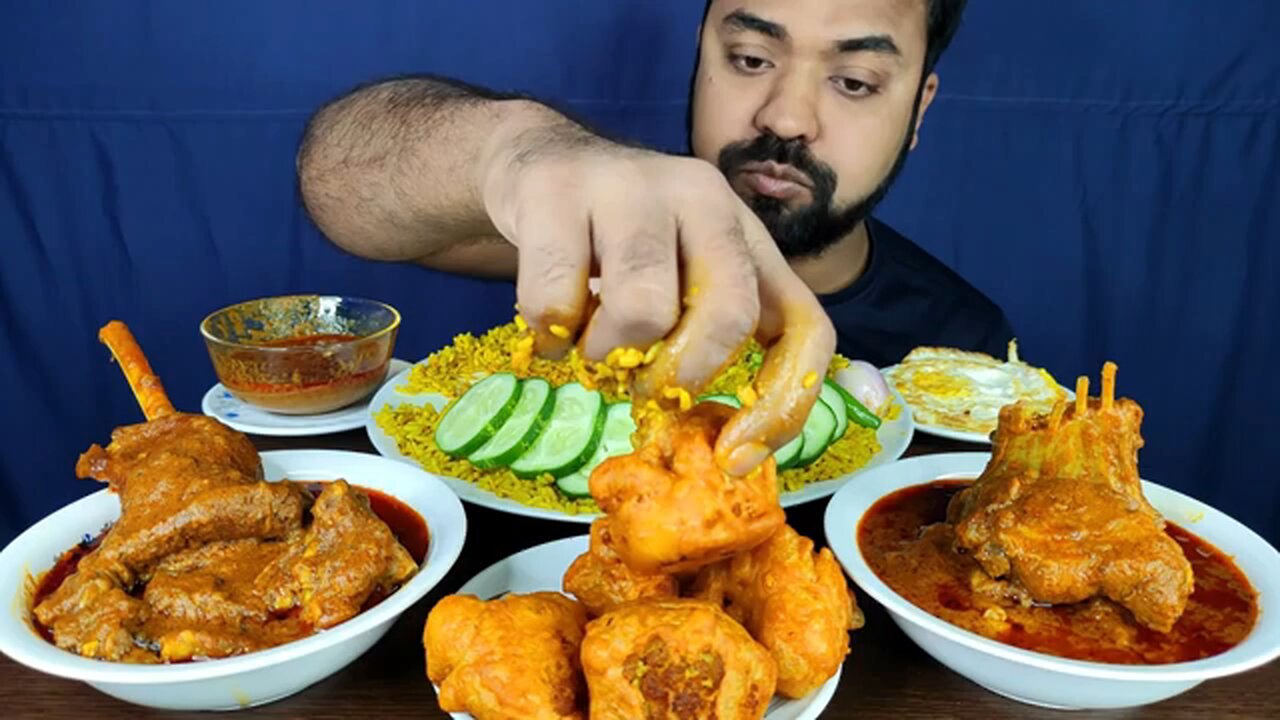 SPICY_MUTTON_CURRY,_FRIED_EGGS,_BHUNA_KHICHURI,_GOBI_PAKORA,_GRAVY_MUKBANG_EATING_SHOW___BIG_BITES__