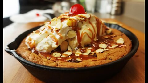 Chocolate Chip Skillet Cookie Sundae #Shorts