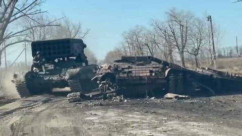 A TANK WRECK IN MARIUPOL! RUSSIA UKRAINE WAR!