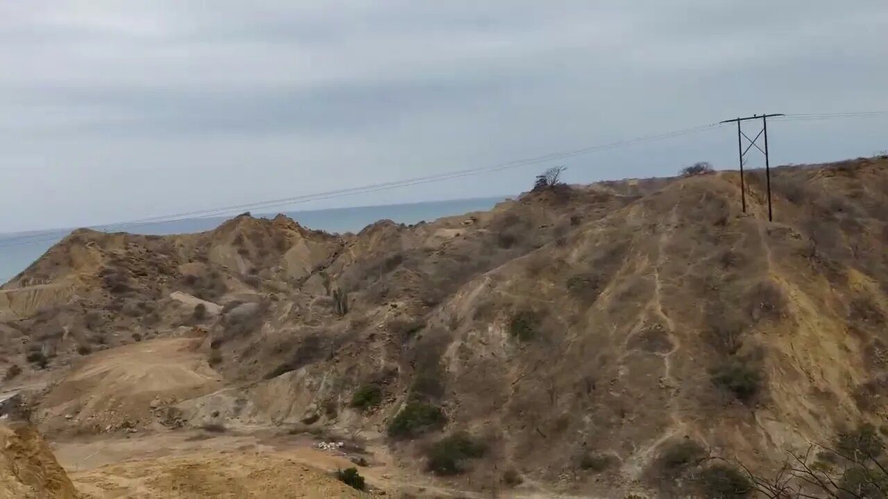 Montañas y Mar en Ciudad de Jehova