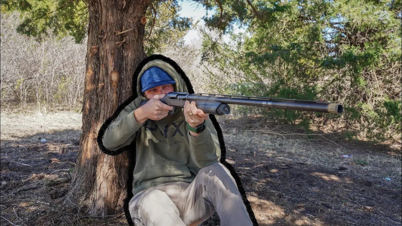 Coyote Hunting with The Fear of Getting Skunked.. Lucky Shot!