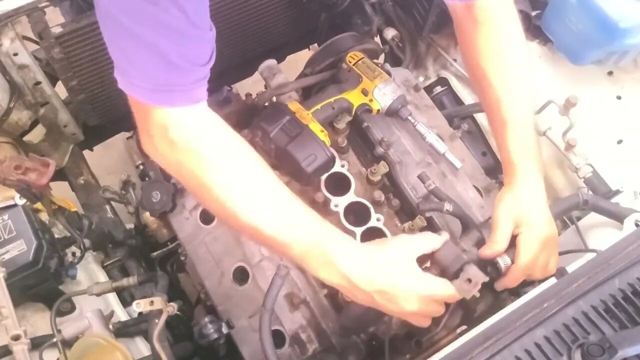 Shop day let's work on getting this 3.4 out of the Tacoma.