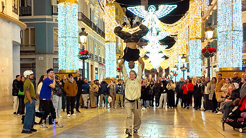 Street Acrobatics & Festive Vibes 🎄 Christmas & New Year in Spain [4K]