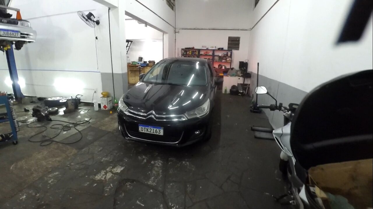 CItroen C4 Lounge THP Vazamento de óleo, freio trepidando e amortecedor traseiro vazando