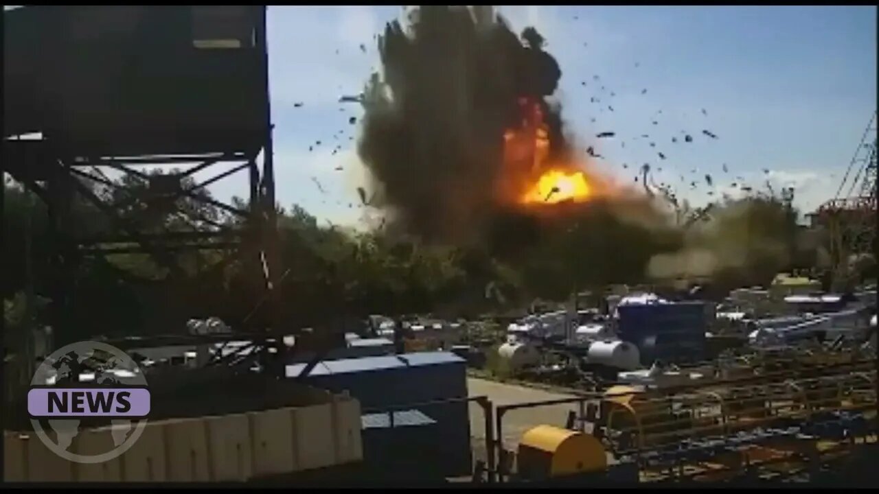MOMENT RUSSIAN MISSILE REACHES SHOPPING IN UKRAINE