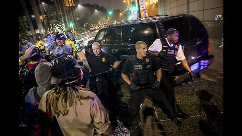 Aug 19 2016 Minneapolis 3.5 Antifa jump on the hood of a Secret Service SUV in Trump’s motorcade