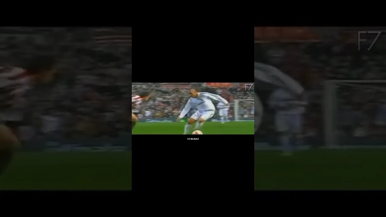 Hit π & SUBSCRIBE for more β½οΈ π π βΎοΈ πΎ π π π±Ronaldo Nasario#legendary #brazilian