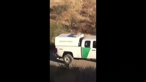 Cartel Coyote Trolls & Clowns On US Border Patrol