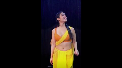 Saree girl dance on Nepalese song😍